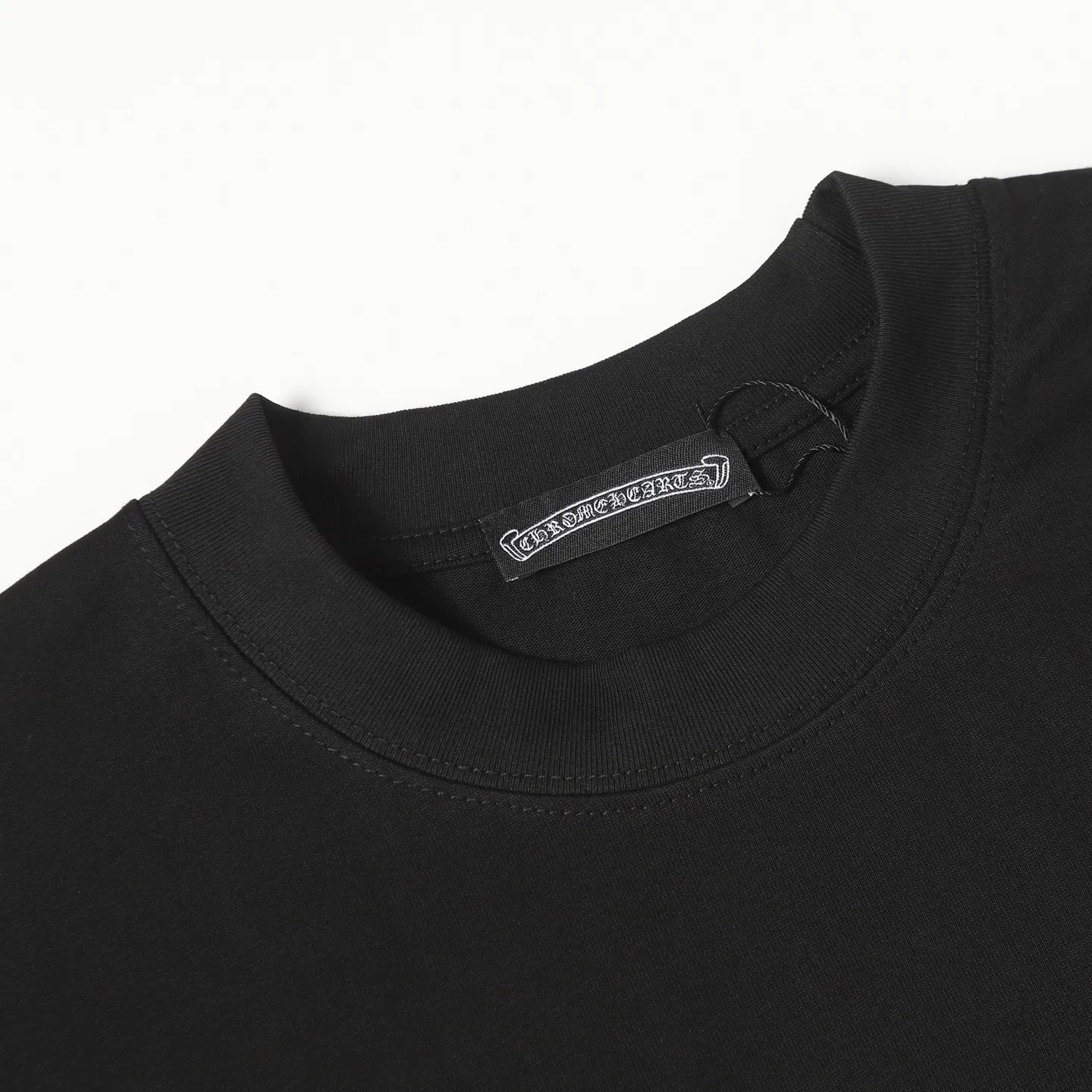 🅿️170 Chrome Hearts/Chrome Hearts 25ss cross printed short-sleeved T-shirt. Fabric 280g double yarn, 1*1 double yarn thread, soft and comfortable to the touch, no deformation, os dropped shoulders and loose version, same style for men and women. The loose version covers the flesh and looks slim but not attractive. Color: black/white Size: XS-L